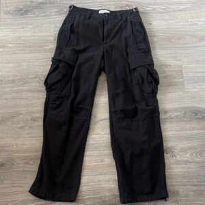 Aritzia Women’s Black Cargo Pants